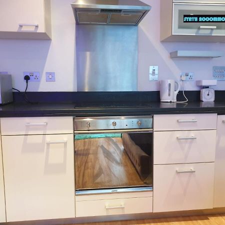80S Retro 1Bed Studio Serviced Apartment Canary Wharf Perfect For Solo & Couple Travellers London Exteriör bild