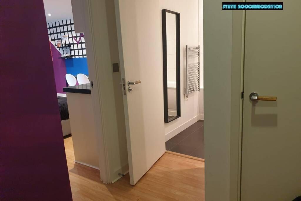 80S Retro 1Bed Studio Serviced Apartment Canary Wharf Perfect For Solo & Couple Travellers London Exteriör bild