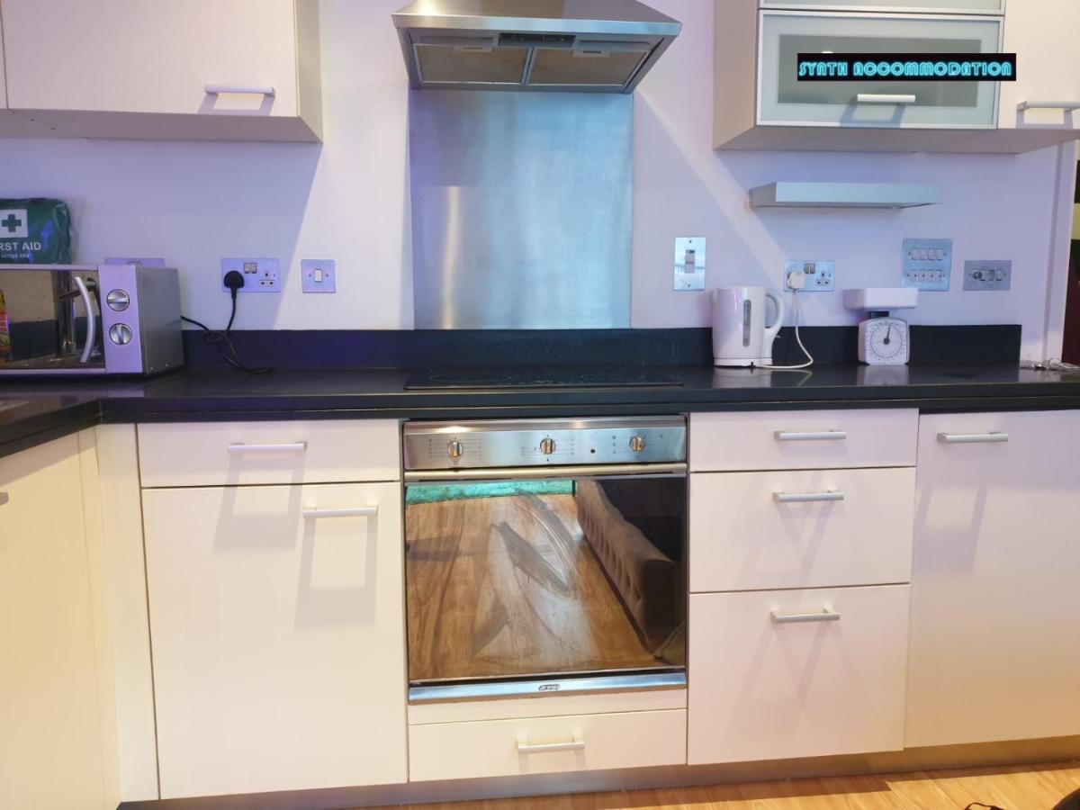 80S Retro 1Bed Studio Serviced Apartment Canary Wharf Perfect For Solo & Couple Travellers London Exteriör bild