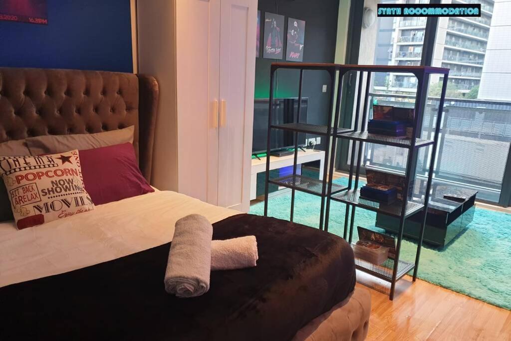 80S Retro 1Bed Studio Serviced Apartment Canary Wharf Perfect For Solo & Couple Travellers London Exteriör bild