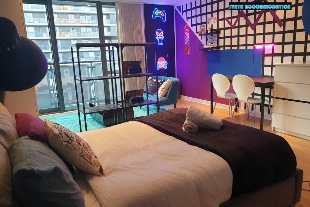 80S Retro 1Bed Studio Serviced Apartment Canary Wharf Perfect For Solo & Couple Travellers London Exteriör bild