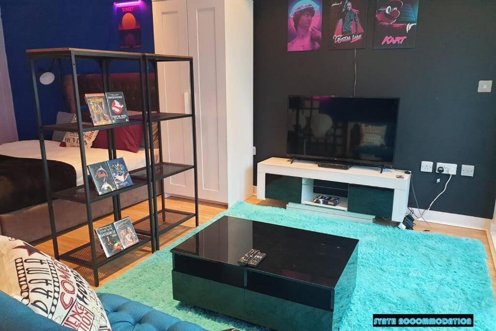 80S Retro 1Bed Studio Serviced Apartment Canary Wharf Perfect For Solo & Couple Travellers London Exteriör bild